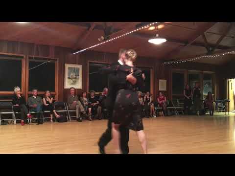 Performance Liz & Yannick Vanhove at the Mendocino Coast May 2019 - 2/3