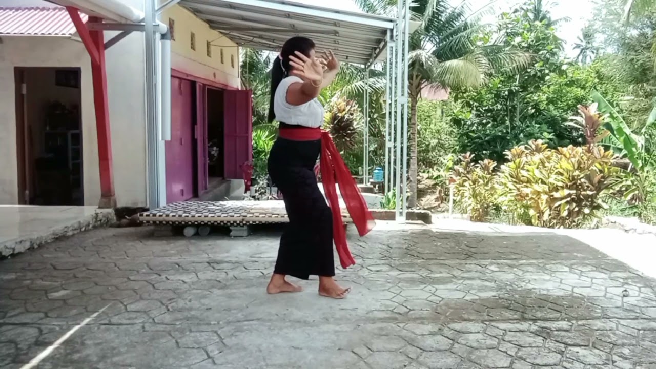 Tari Rejang Taman Sari Dari Belakang