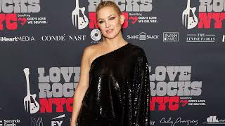 Kate Hudson has 2 wardrobe malfunctions at movie screening, Justin Theroux rushes to help#movie Profile