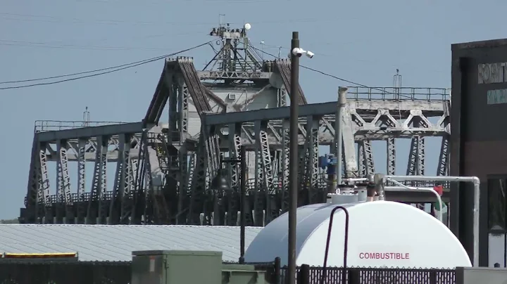 BNSF Swing Bridge Turning Fort Madison Iowa