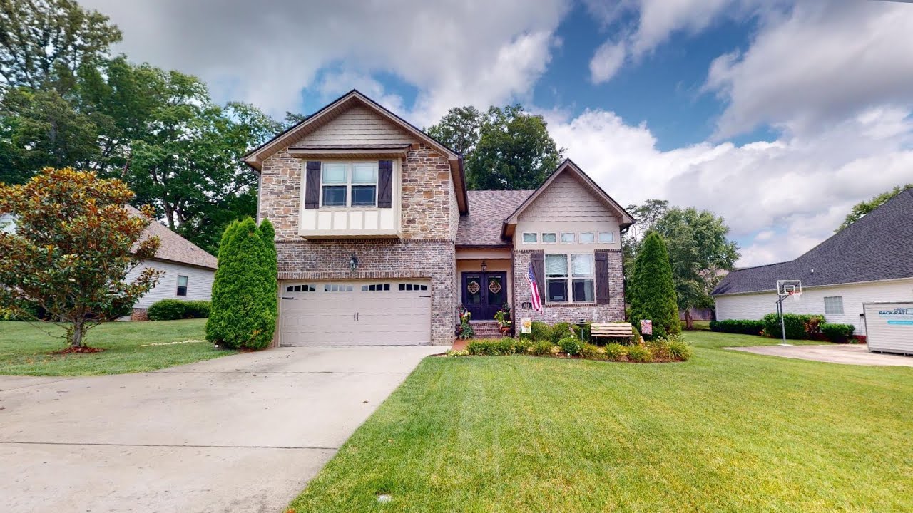 Home for Sale in Beautiful Tennessee Gated Community with Pool and Pool