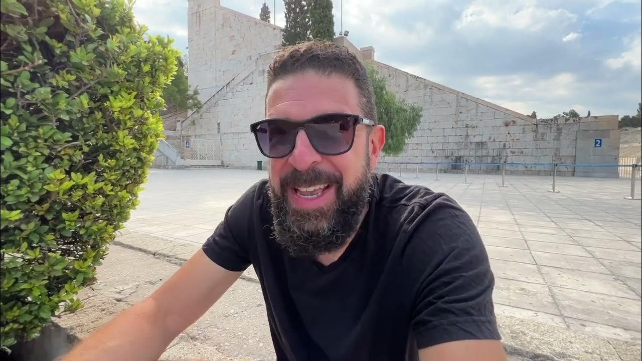 'Putin's Brain' propaganda. Kiev exodus. Arresting Imran Khan. No