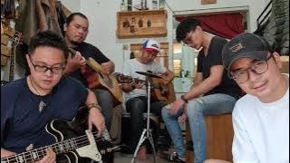 Satu - Dewa 19 - (Live Acoustic Cover by Erka feat Boyan)