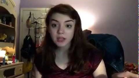 5 languages is too much! girl thinks we only need americanish language bc it looks pretty