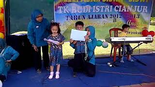 Dalfa Fausta Munawar waktu perpisahan TK pembawa acara