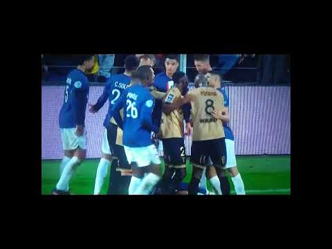 Achraf Hakimi fight with Jonathan Gradit during the match