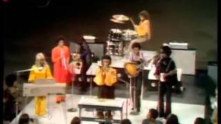 Video thumbnail of "Sly & The Family Stone -  Everyday People & Dance To The Music"
