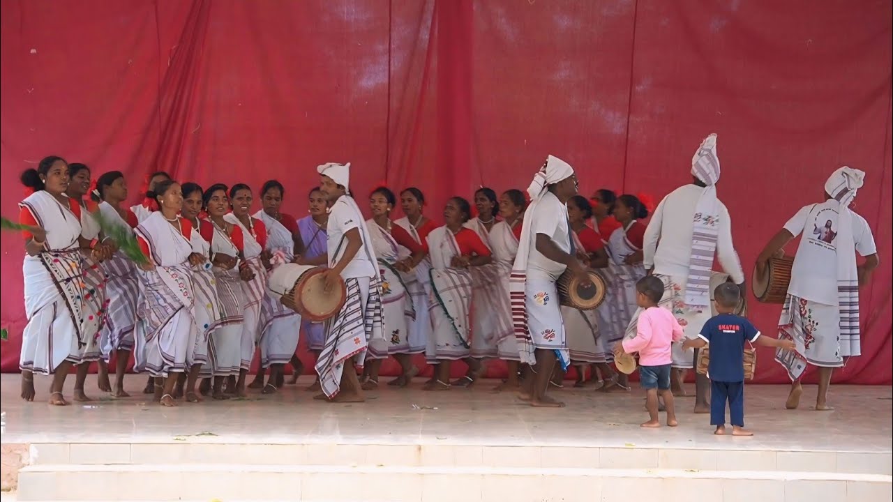 आदिवासी संस्कृति नाच महुआडांड़ // Adiwasi Cultural dance Mahuadanr TRIBAL SOCIETY MDR