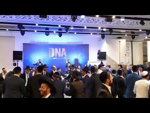 הקלידן דוידי נחשון & הזמר מיכאל אזולאי & דור אסרף, בניגון הצ"צ מתוך חתונה🔥🔥🔥