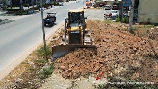 Amazing SHANTUI Bulldozer Pushing Soil With Hyundai 25TON, SHACMAN Trucks Pour soil on the sidewalk