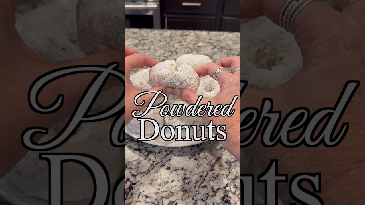 Пончики, посыпанные сахарной пудрой 🍩