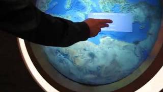 Marine route navigation on the multitouch spherical (domed) monitor. screenshot 3