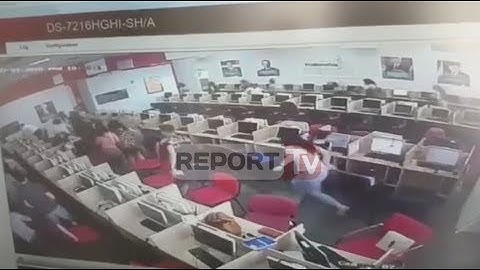 Tërmeti i fortë në Tiranë, punonjësit e Call-Center vrapojnë të dalin jashtë nga frika