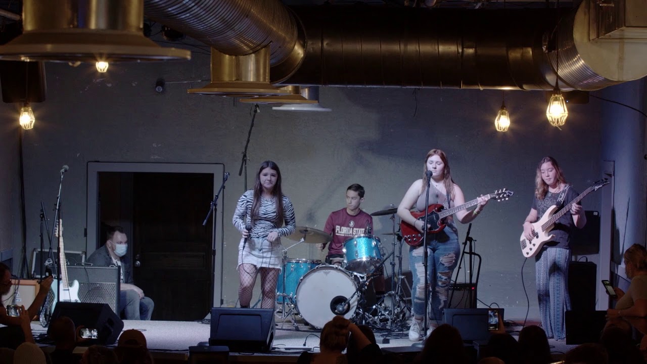 Evangeline covers "What's Up?" by 4 Non Blondes 