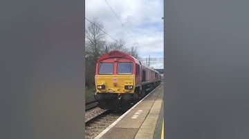 DH light loco class 66 passing Acton Bridge with a tone #railway #train #class66 #freighttrain