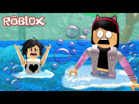 Roblox Fugindo Do Alagamento Com A Mamae Flood Escape 2 - roblox esconde esconde divertido hide and seek roblox roblox