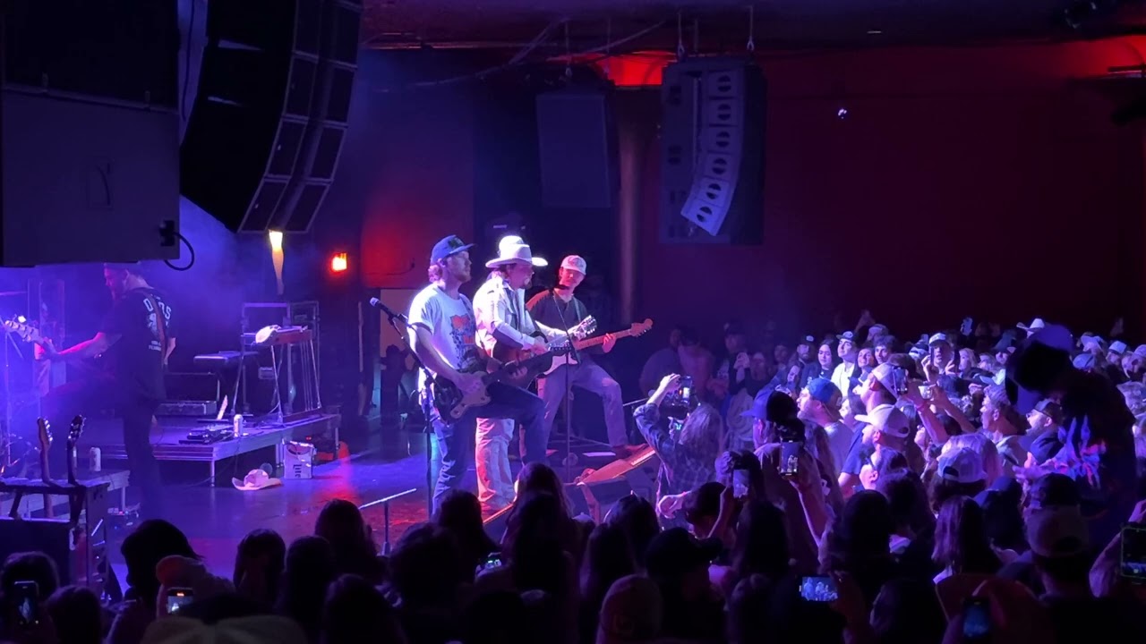 Gavin Adcock - Four Leaf Clover (Live)