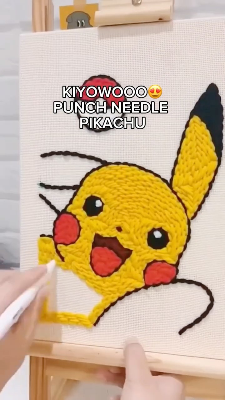GEMOY? RAJUT PUNCH NEEDLE PIKACHU