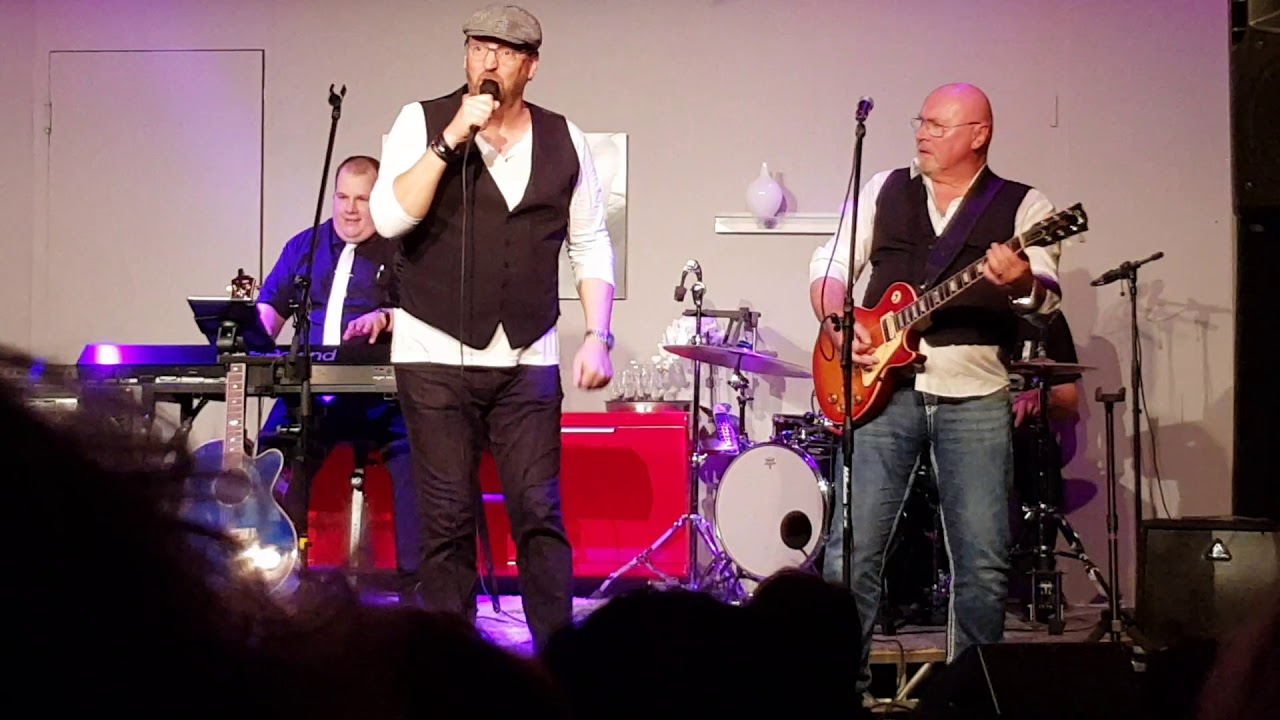 Muggabatschr live "die Strossaboh" (Original von Wolle Kriwanek)