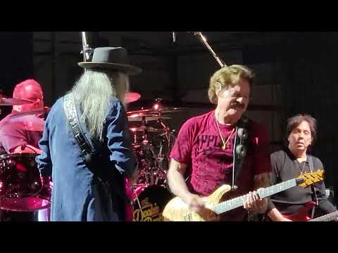 Doobie Brothers - Long Train Runnin' - Live PNC Bank