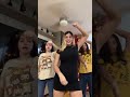 Haciendo en baile con mis hijas