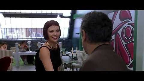 Charlize Theron speaks Afrikaans in the movie 15 Minutes