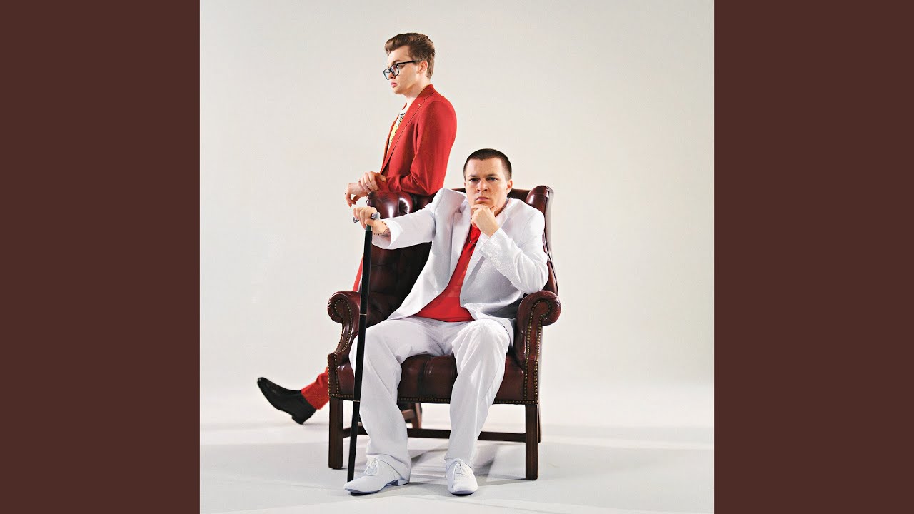 I'M NOT AN EGG (with steak)