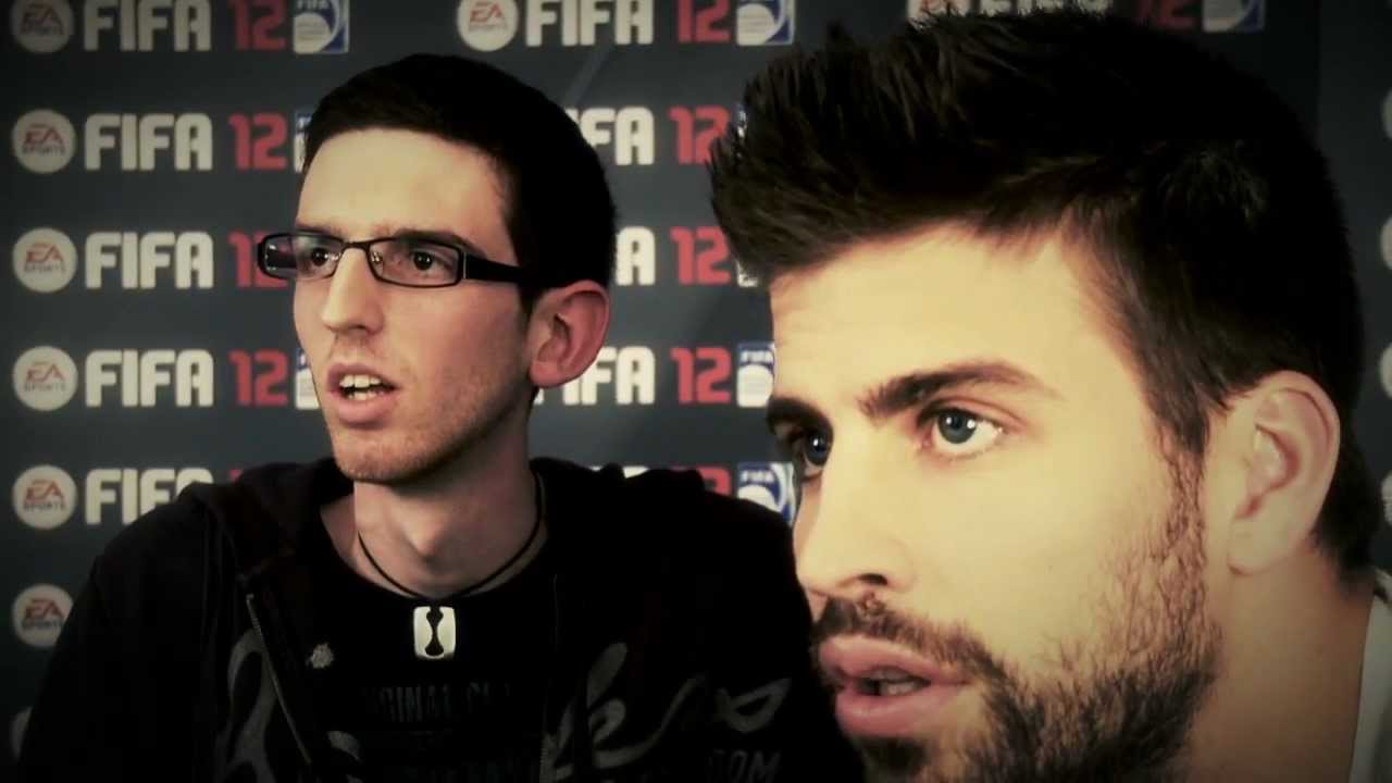 FIFA 12 - Piqué juega con Jose Navarrete