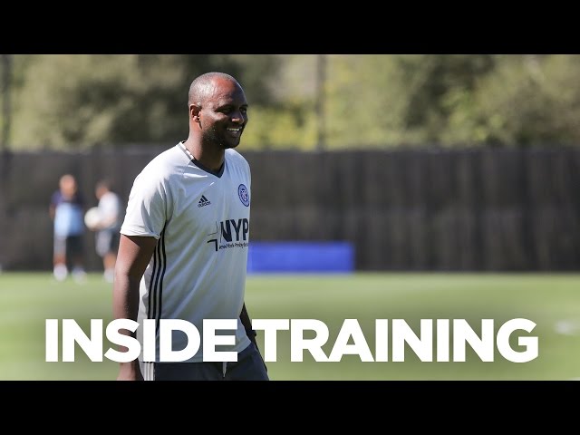 Patrick Vieira plays 2-touch (4K) | INSIDE TRAINING 22 - YouTube