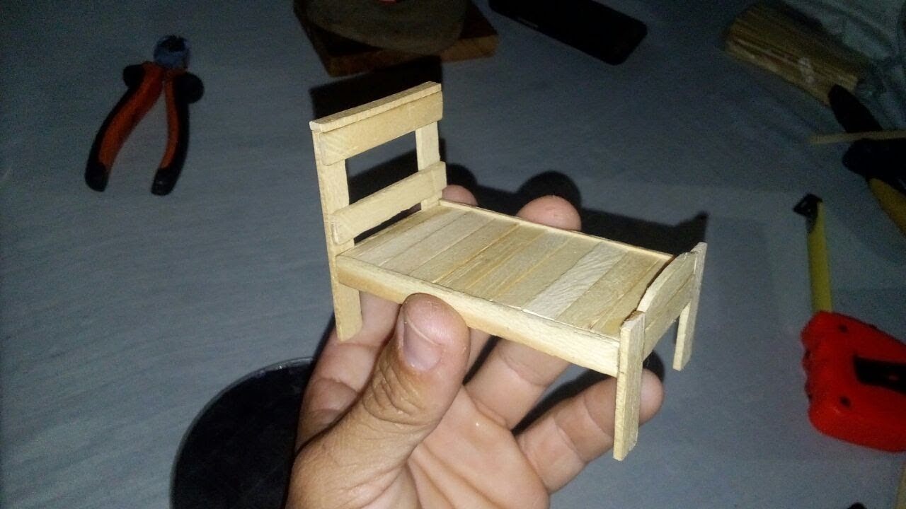 DIY - como fazer cama de palito de picolé em miniatura