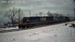 NS Train Breaks Knuckle and Makes Emergency Stop! 2 CSX Trains Meet! Trains In The Snow + Much More!