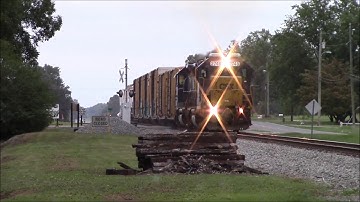 Killer Double Horn Show from 1st & 2nd locomotive Notch 8 GP38-2/RCO GP38-2 Making a run to the yard