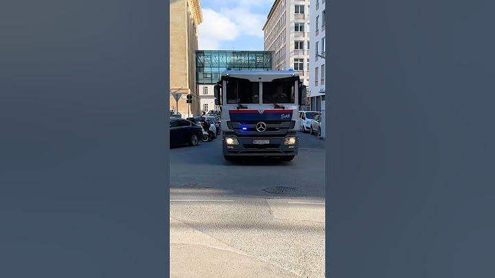 OeNB Geldtransporter mit großer Polizei-Eskorte