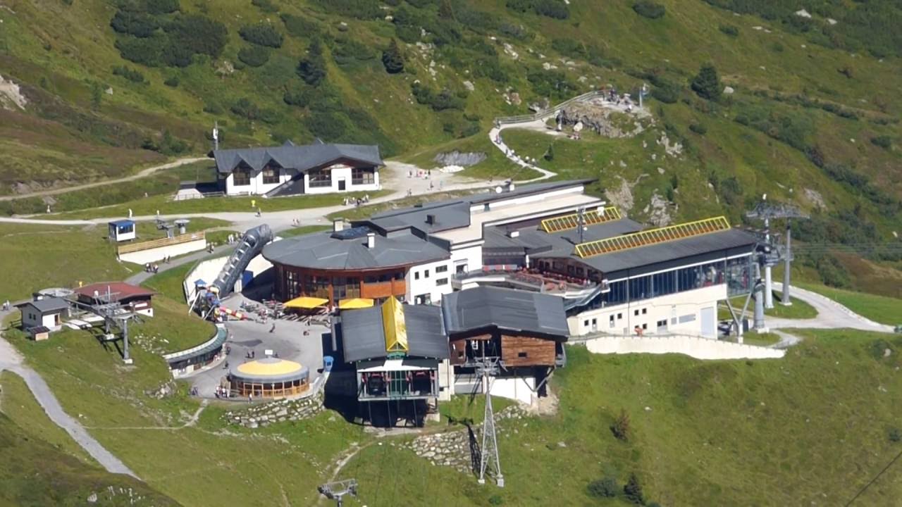 Aufstieg zum Hintertuxer Gletscher im Zillertal Sommerbergalm Bergwanderung zum Spannagelhaus
