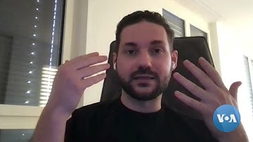 Unique Glass Displays 3D Objects in Augmented Reality