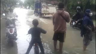 BANJIR!!!? DI JLN. PANGURAGAN KULON -CIREBON