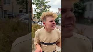 Aaron Wordt Bijna Gestoken Door Een Wesp