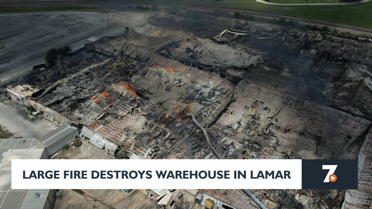 Large fire destroys warehouse in Lamar - YouTube