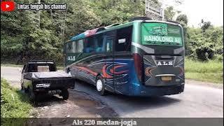 Lagu minang opik feat shany(bidadari sarugo) bersama bus ALS via lintas tengah.