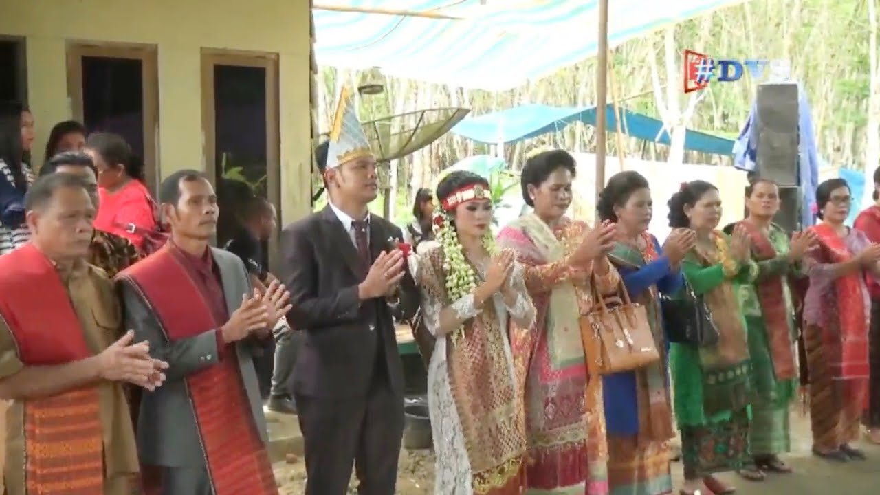 Tor Tor Adat Batak Wedding 