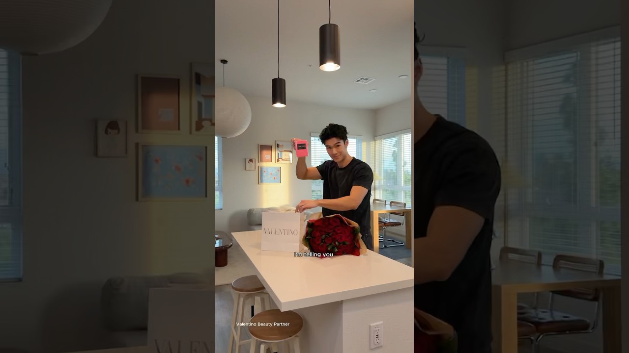 Нет подарка лучше, чем Valentino @valentino.beauty 