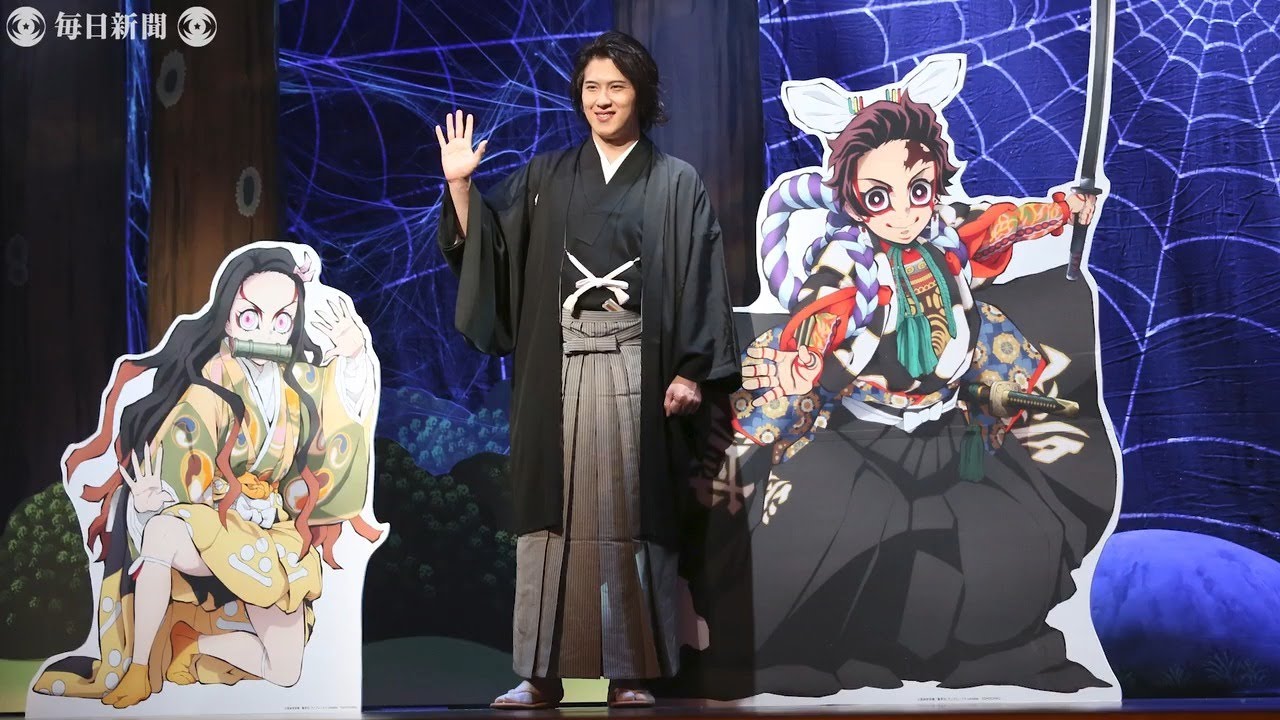 鬼滅の刃」キャラが歌舞伎衣装 京都・南座にパネル あうんの呼吸で