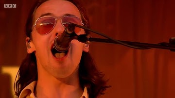 Jungle performs 