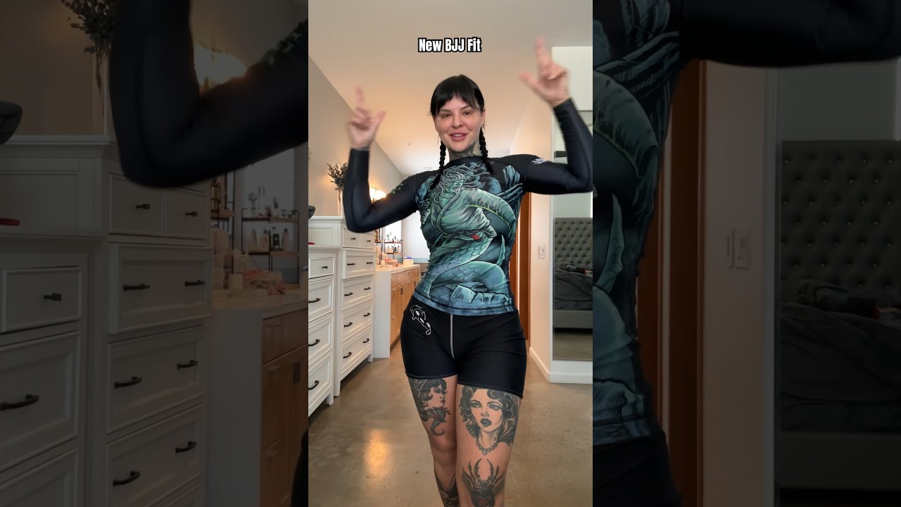 How cool is this rash guard???
