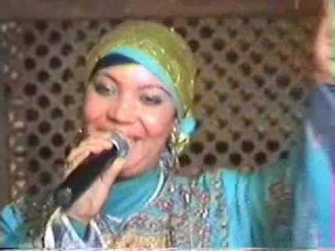 المطربة الشعبية دعاء