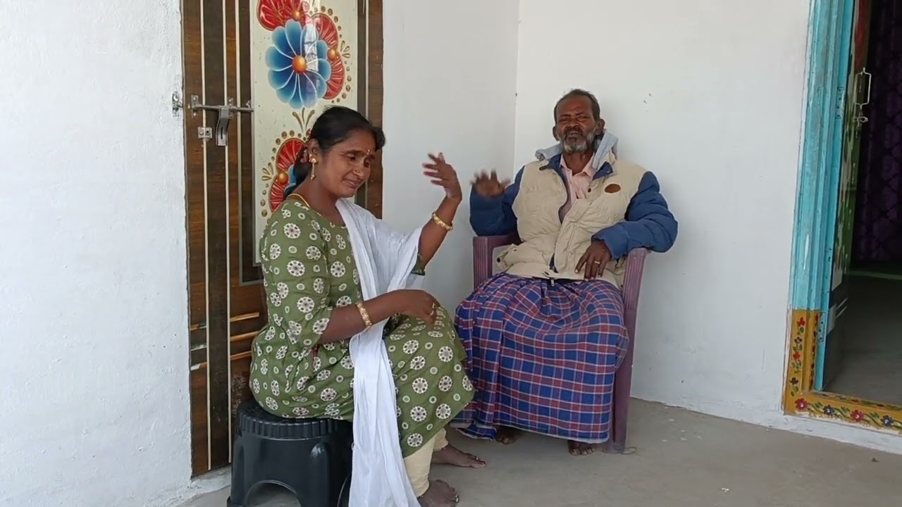 హాయ్ అండి ఈ పెద్దాయన బాగా పద్యాలు నేర్పుతాడంట  నేను వచ్చాను మీరు కూడా రండి ఓకేనా రండి👍