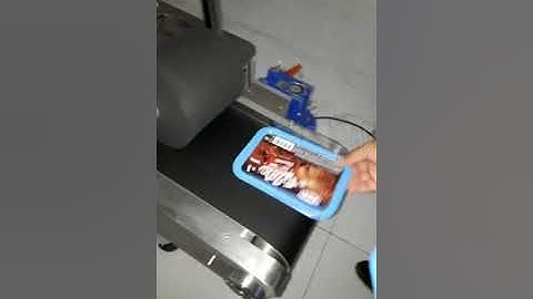 Automatic lid flat surface label applicator|YQ machinery plastic cover top labeller