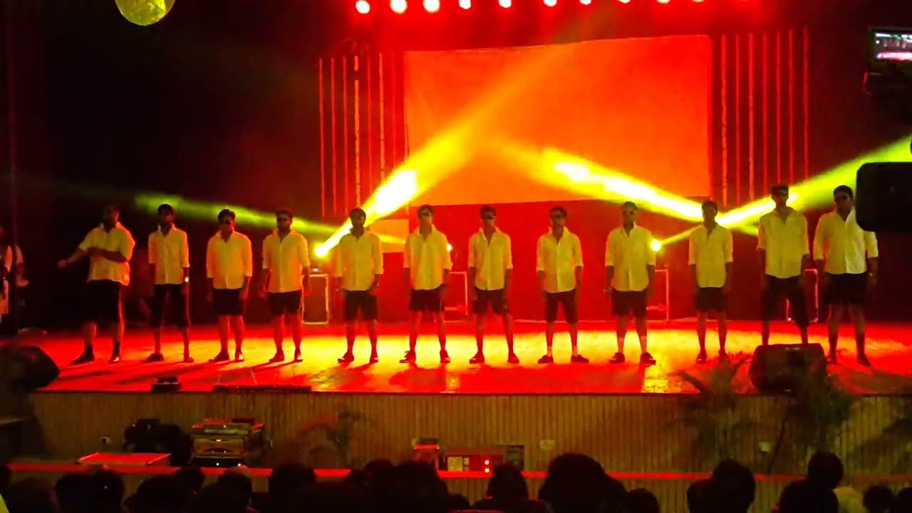 Funny dance Gustaki maaf look into the video something bad happens during college fest Mbbs 2k12