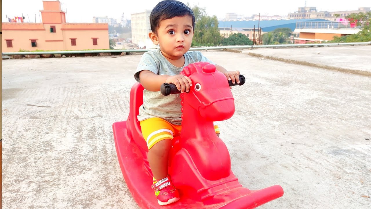 Sohardo play with toy horse Beautiful boy play the horse How kids