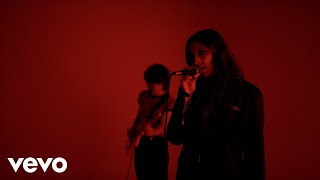 Isabel LaRosa - HEARTBEAT (Live Performance Video) Resimi